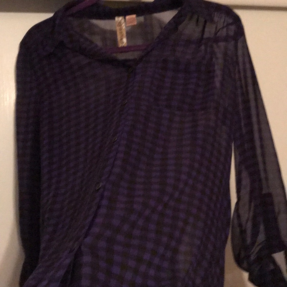 Sheer button down - Picture 2 of 3